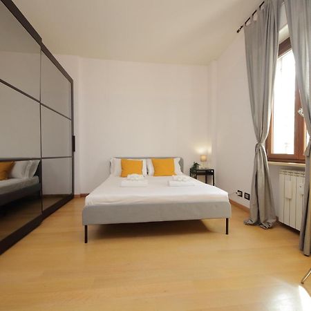 Cozy And Comfy Apartment In Piramide Metro Stop Rom Eksteriør billede