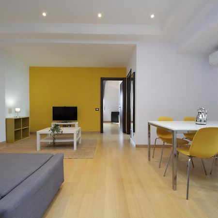 Cozy And Comfy Apartment In Piramide Metro Stop Rom Eksteriør billede