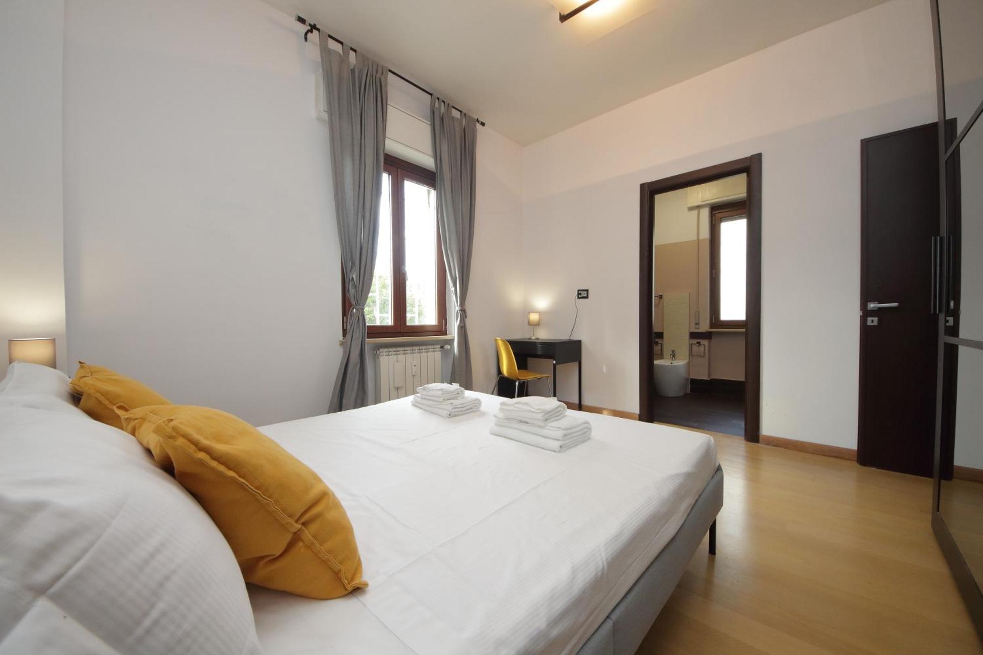 Cozy And Comfy Apartment In Piramide Metro Stop Rom Eksteriør billede